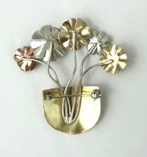 The FlowerPot Brooch